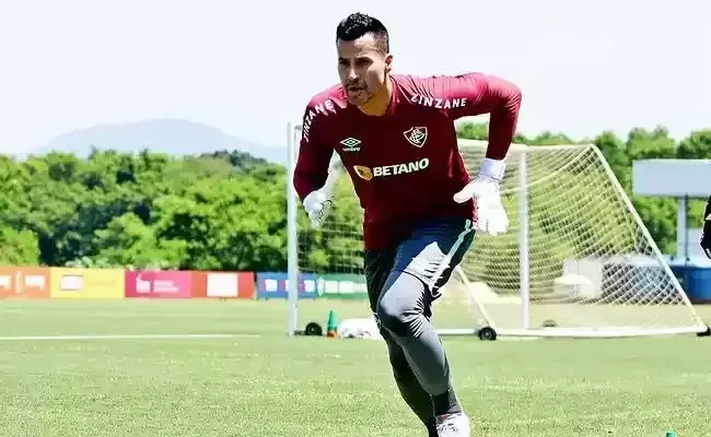 F�bio virou alvo das torcidas organizadas do Fluminense