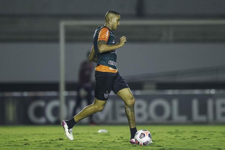 Tcnico Cuca comandou atividade do Atltico no CT da Conmebol no Paraguai 