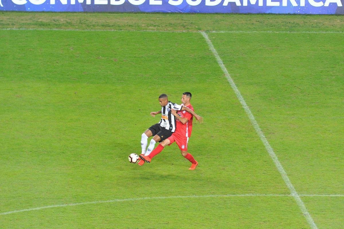 Fotos do segundo tempo da partida entre Atltico e Unin la Calera pela Copa Sul-Americana
