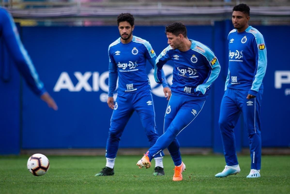 De olho em jogo contra o River Plate pela Copa Libertadores, Cruzeiro treinou na tarde desta segunda-feira no CT do Boca Juniors