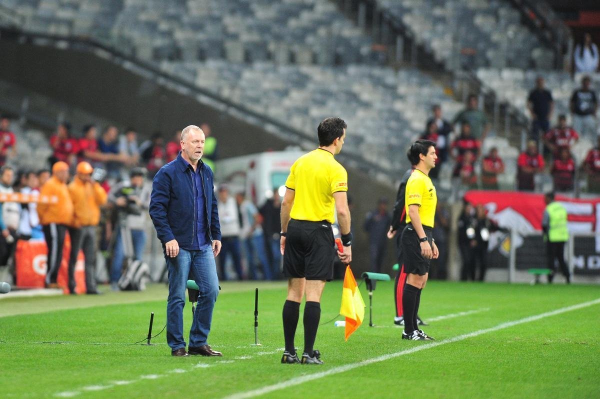 Fotos do primeiro tempo da partida entre Cruzeiro e Flamengo, no Mineiro, pela Copa Libertadores
