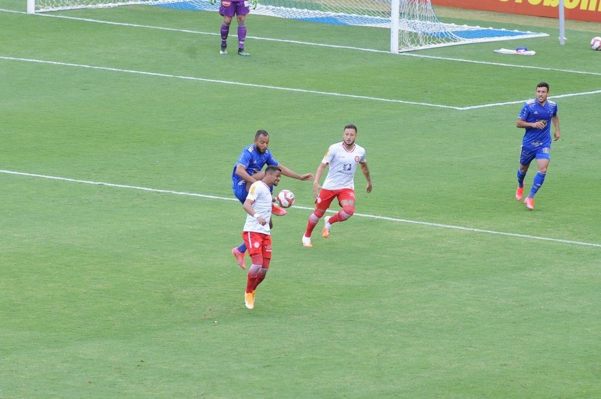 Fotos do empate por 0 a 0 entre Cruzeiro e Tombense, no Mineiro, em Belo Horizonte, pela sexta rodada do Campeonato Mineiro de 2021. Goleiro cruzeirense Fbio pegou um pnalti cobrado por Paulinho Dias e evitou o revs.