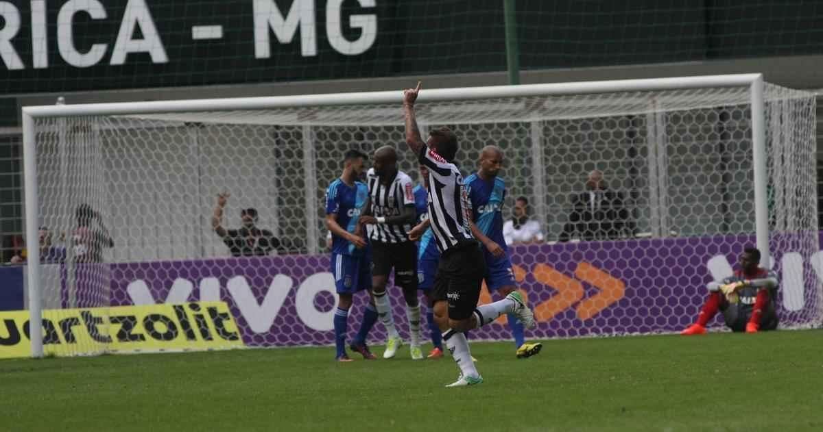Imagens de Atltico x Ponte Preta, no Independncia