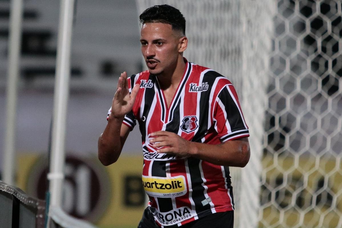 No Arruda, Jacuipense saiu na frente, com Railan. Mayco Félix, com dois gols, virou para o Santa. Os dois gols de Dinei, viraram novamente o placar, mas, nos minutos finais, Toty empatou para o Tricolor.