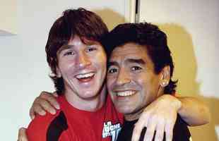 Grandes encontros de Maradona: o astro ao lado de Messi, em 2005