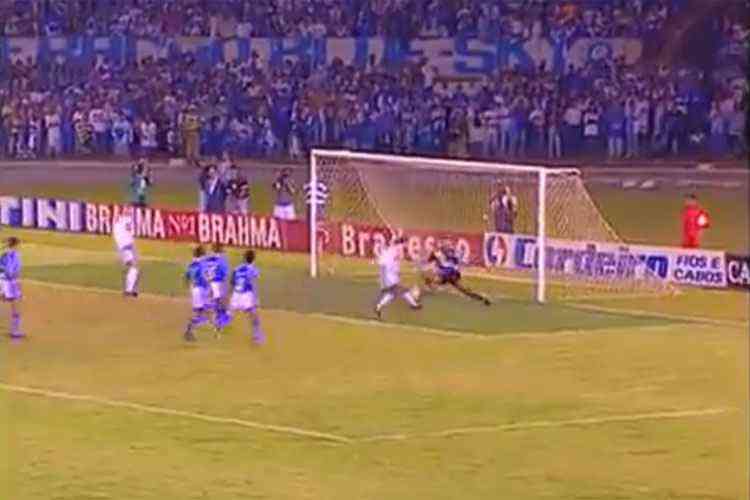 Jogadores falam sobre o que deu errado na preparação do Cruzeiro para o  Mundial de 97 - Superesportes