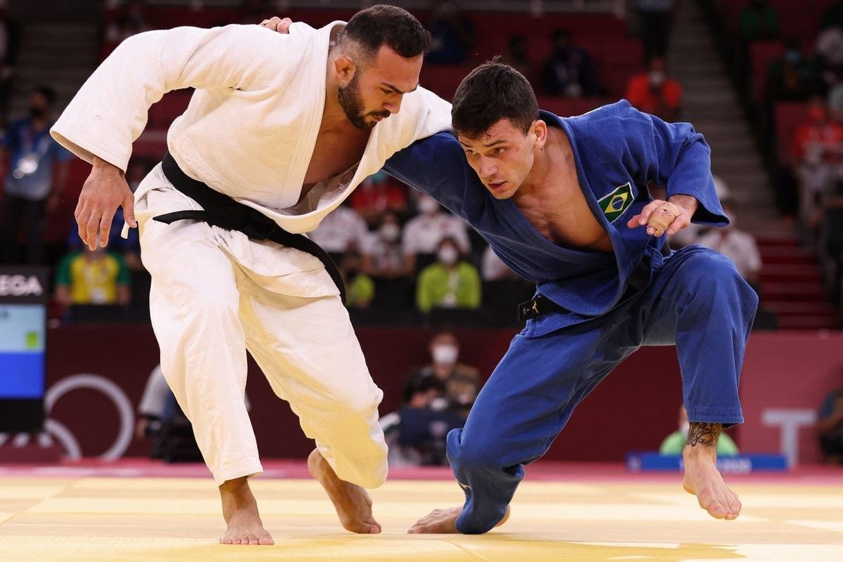 Luta e premiao de Daniel Cargnin, bronze no jud em Tquio