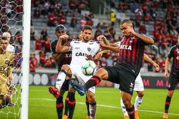 Veja imagens da vitória do Atlético sobre o Atlético-PR