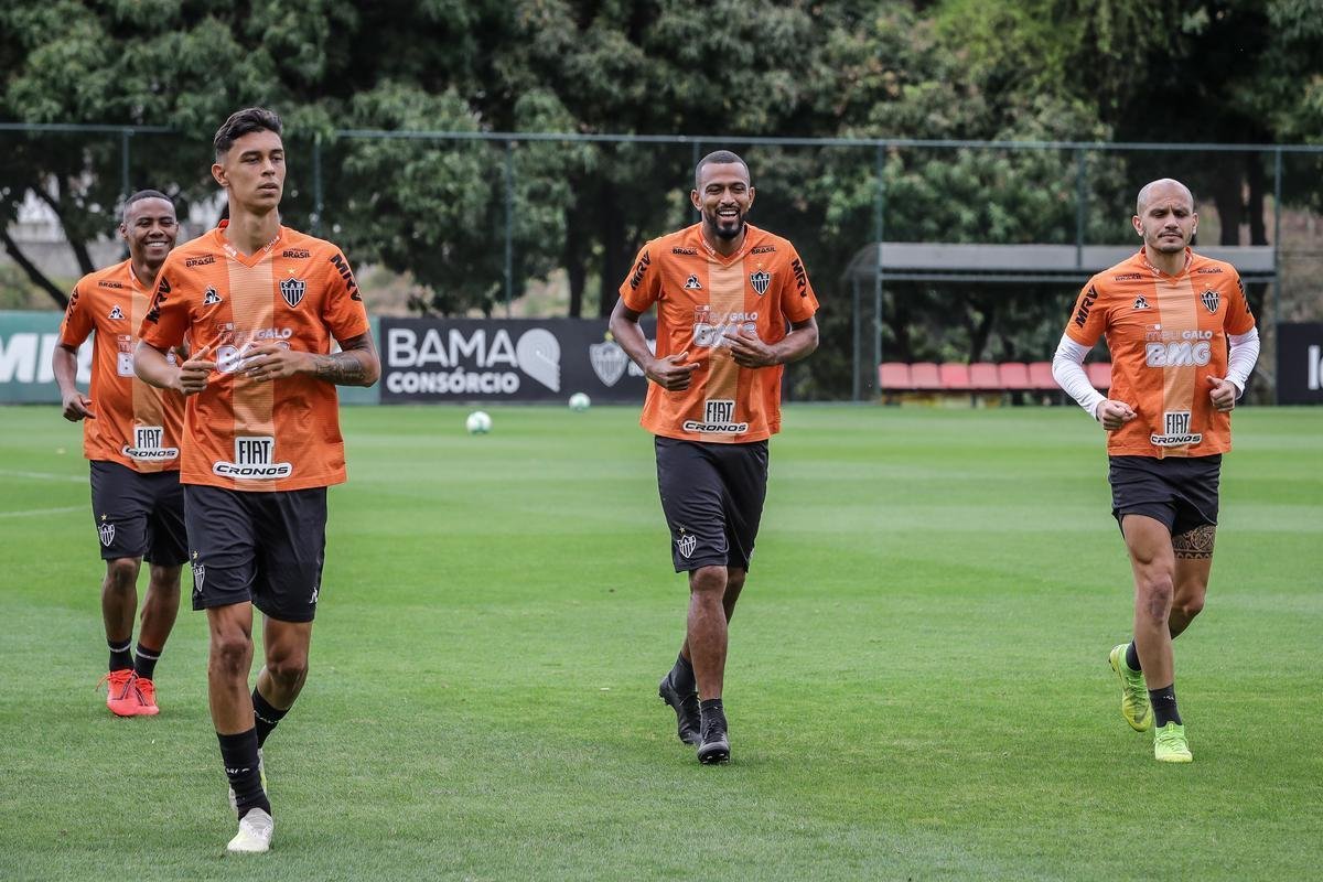 Fotos do treino do Atltico neste sbado, na Cidade do Galo. O tcnico Rodrigo Santana deve escalar o time com Wilson; Patric, Igor Rabello, Rver e Fbio Santos; Jair e Elias; Char, Vincius e Cazares; Ricardo Oliveira