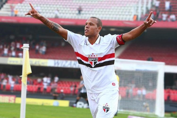 2012 - So Paulo - 15 vitrias, dois empates e duas derrotas, com 37 gols marcados e 10 sofridos