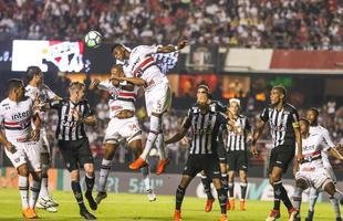 Atl�tico saiu atr�s, conseguiu virada com R�ger Guedes e Ricardo Oliveira, mas cedeu empate no Morumbi