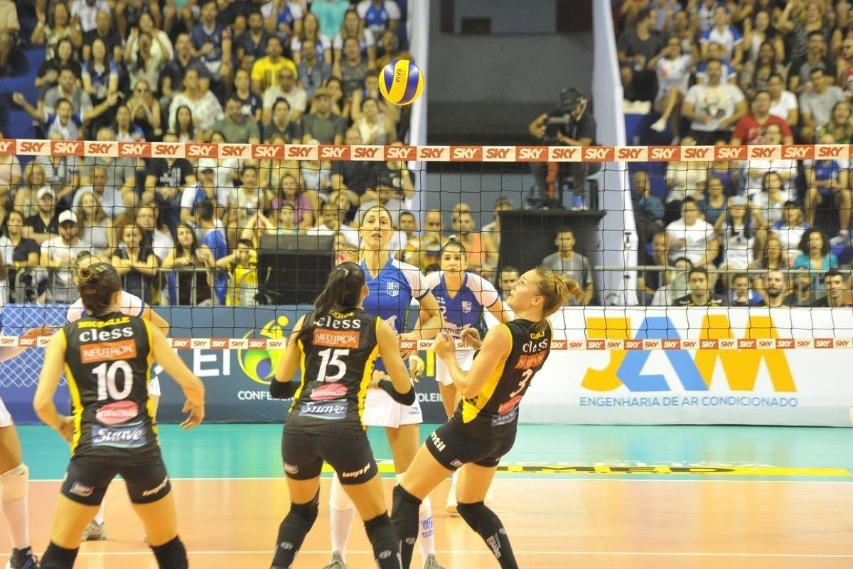 Minas x Praia: veja fotos da primeira partida da final