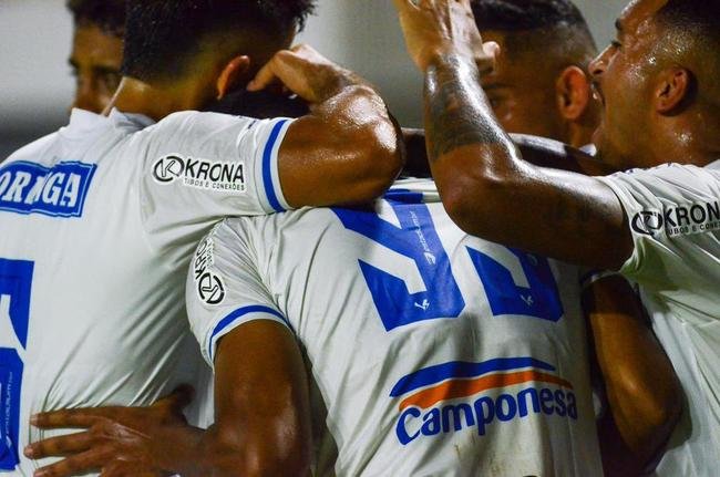 Fotos do jogo entre CSA e Cruzeiro, no Estdio Rei Pel, em Macei, pela stima rodada da Srie B do Brasileiro de 2021