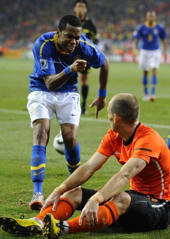 Atacante Robinho na derrota por 2 a 1 para a Seleo Holandesa, que resultou a eliminao do Brasil nas quartas de final da Copa do Mundo de 2010 (frica do Sul). Jogador tambm disputou o Mundial de 2006, na Alemanha.