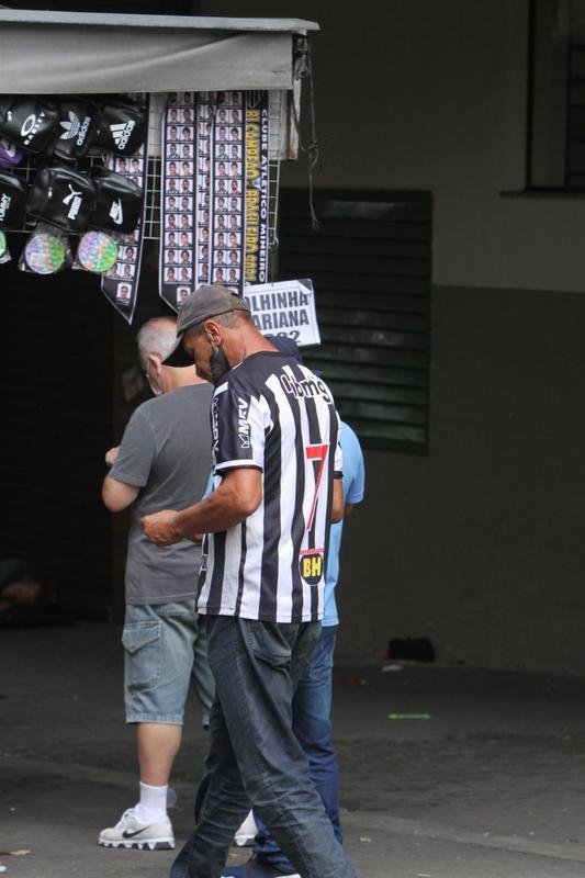 Fotos de atleticanos nas ruas de BH na manh desta segunda-feira (29/11)