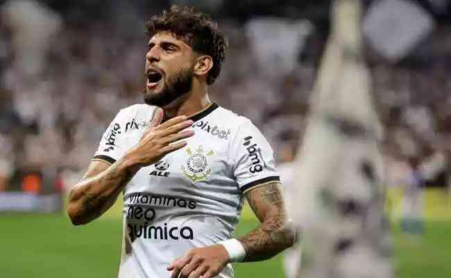 Yuri Alberto comemora um dos seus gols pelo Corinthians