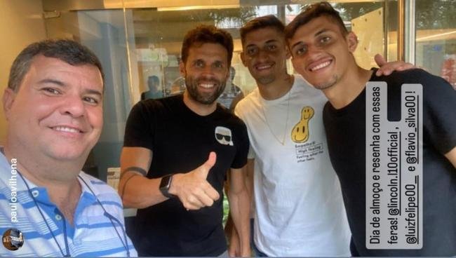 Fl�vio se re�ne com Lincoln, seu empres�rio