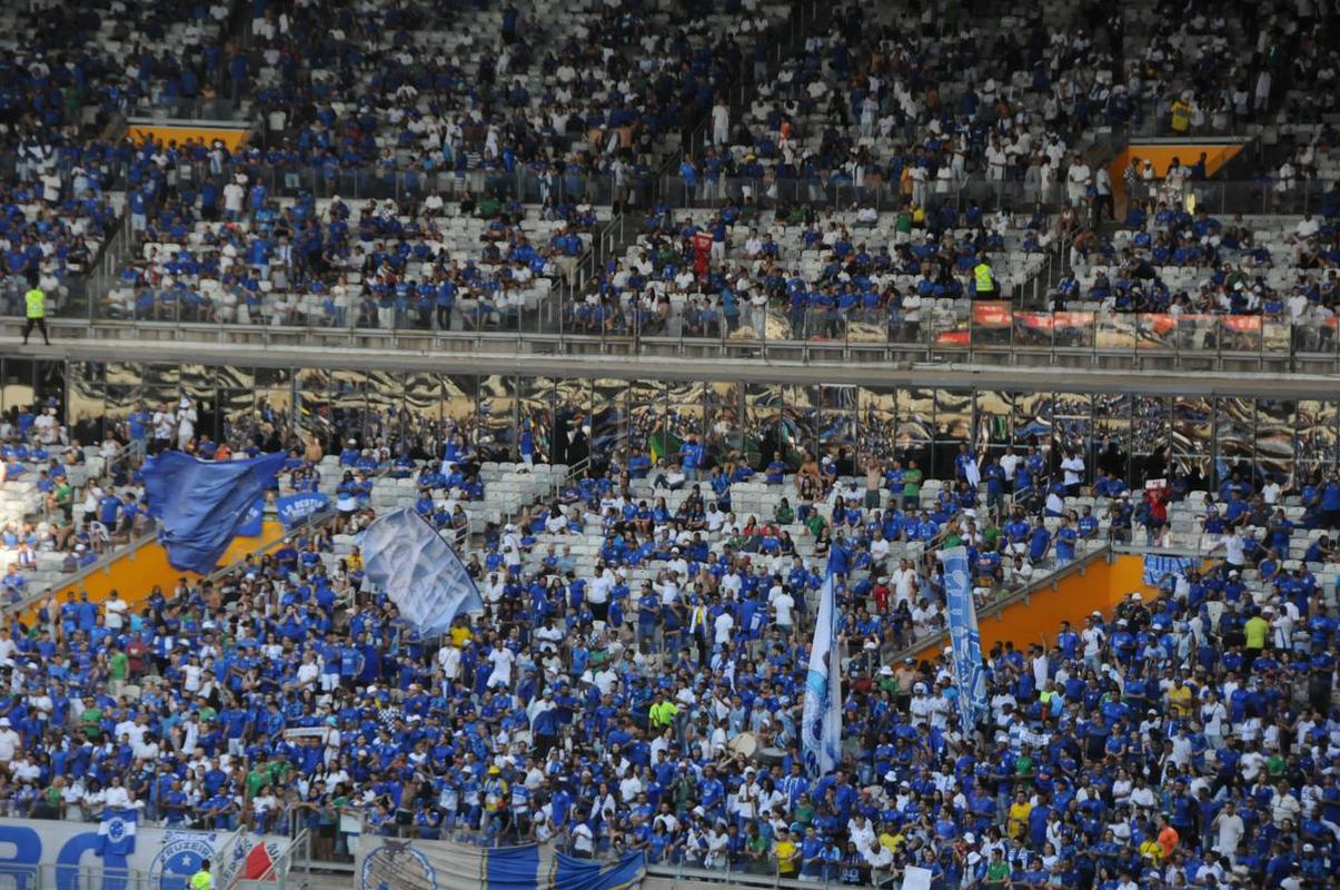 Cruzeiro x Bahia: fotos da torcida da Raposa no Mineiro