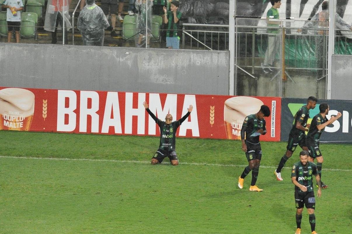 Fotos da vitria do Amrica sobre a Chapecoense, por 3 a 0, no Independncia, pela 35 rodada do Campeonato Brasileiro
