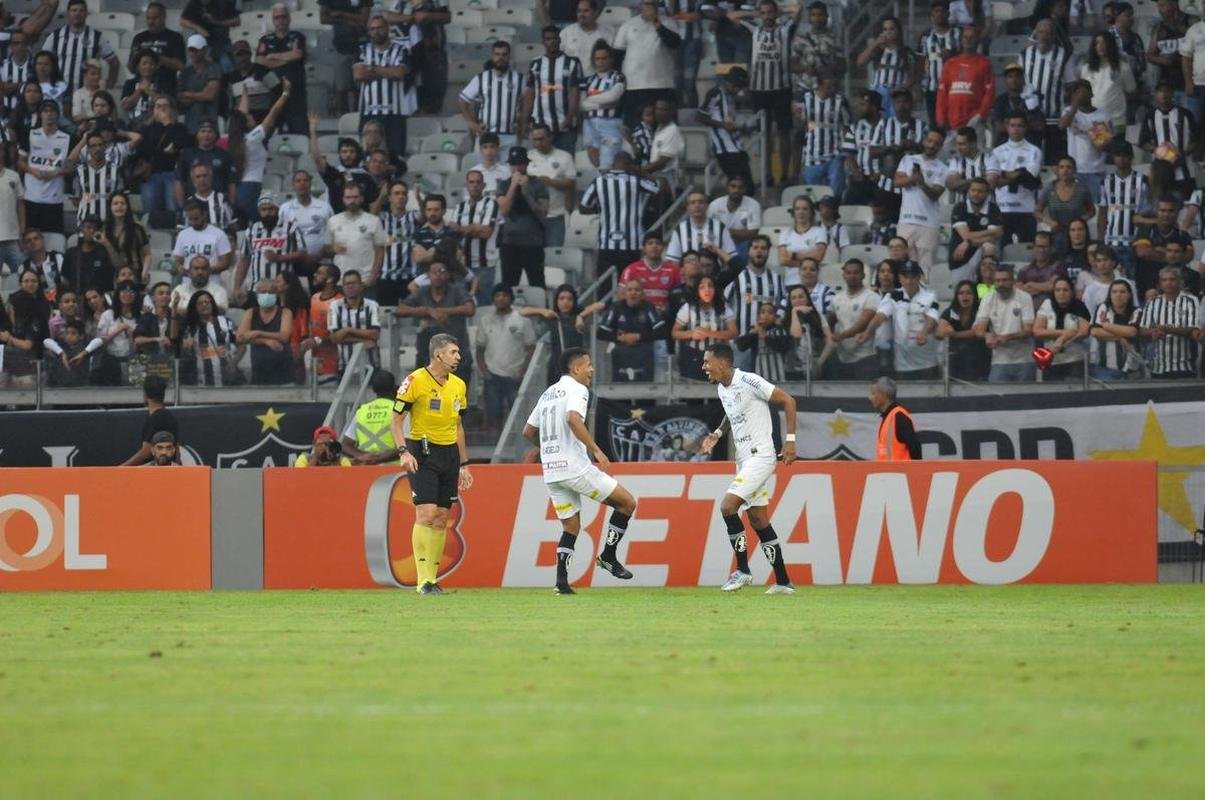 Fotos do empate por 1 a 1 entre Atltico e Santos, no Mineiro, pelo Campeonato Brasileiro