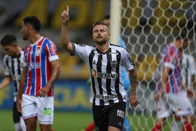 Eduardo Sasha: 344 jogos e 73 gols
