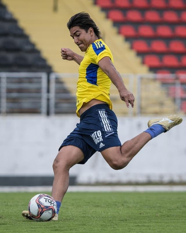 Fotos do treino do Cruzeiro no estdio Melo, em Varginha, na manh deste sbado (03/04)