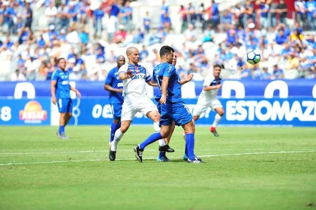 Cruzeiro: time campeo da Trplice Coroa de 2003 venceu equipe de masters por 2 a 1, neste domingo, em jogo festivo realizado no Mineiro