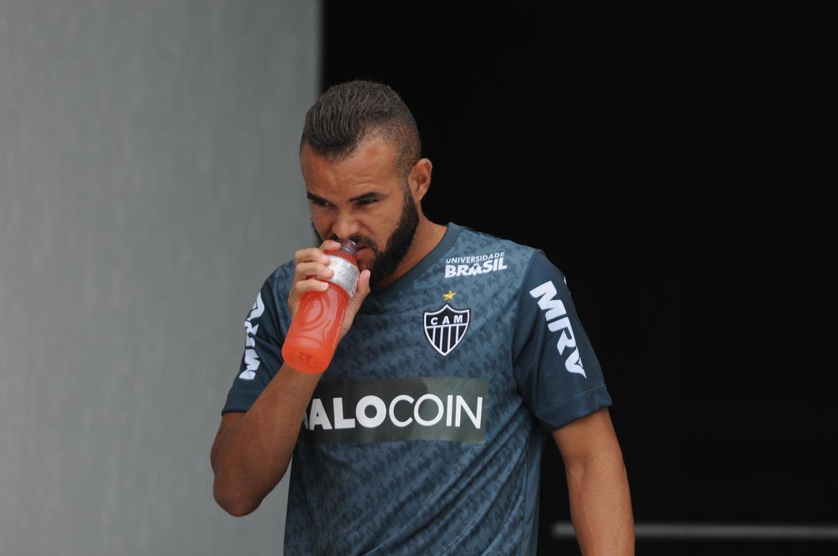 Veja imagens do primeiro dia de trabalho do Atltico no ano