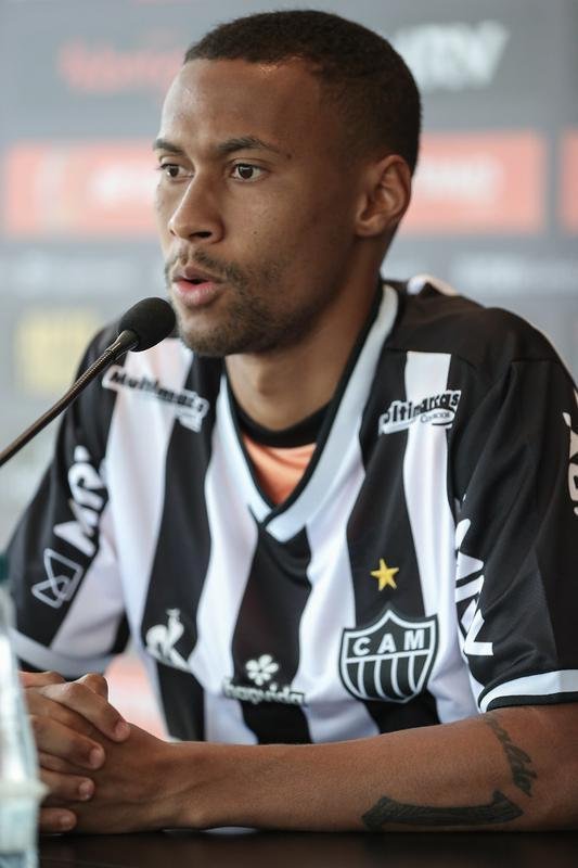 Ademir  apresentado no Atltico; veja as fotos