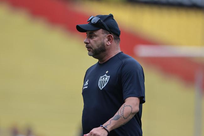 Atlético treina em Guayaquil antes do jogo contra o Emelec