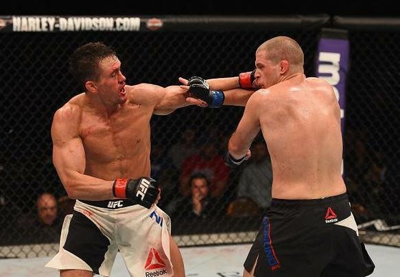 Alex Morono venceu Kyle Noke por decisão dividida