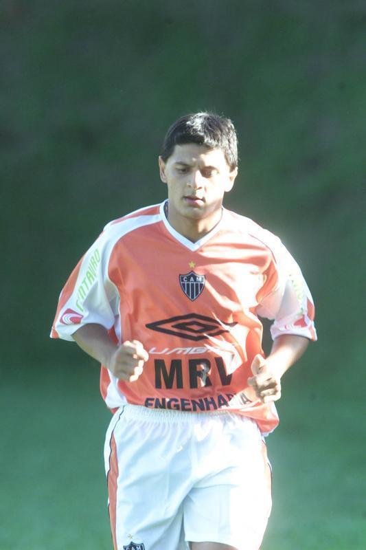 Pablito Gimenez - O atacante paraguaio teve uma passagem curta pelo Atltico. Foram apenas oito jogos em 2005 - 1 pelo Campeonato Mineiro e sete pelo Campeonato Brasileiro, quando o clube acabou rebaixado. Na estreia, contra o Mamor, pelo Estadual, ele sofreu o pnalti que resultou no gol da vitria. Na mesma partida, ele fraturou o p esquerdo e ficou seis meses sem jogar. Ele no fez gols pelo clube.