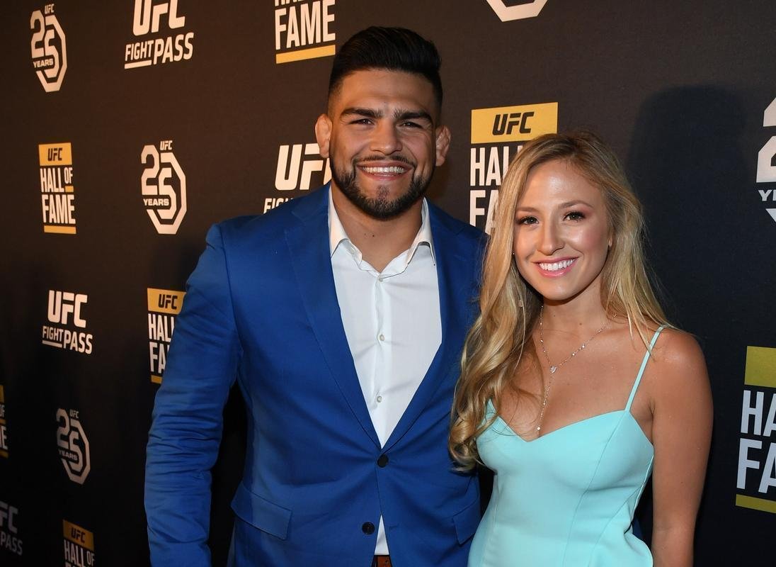Peso-mdio Klevin Gastelum e a esposa
