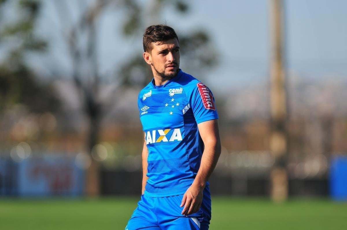 Imagens do treino do Cruzeiro desta quinta-feira, na Toca da Raposa II (Alexandre Guzanshe/EM D.A Press)