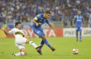 Lances do primeiro tempo de Cruzeiro e Boca Juniors, no Mineiro, pela Copa Libertadores