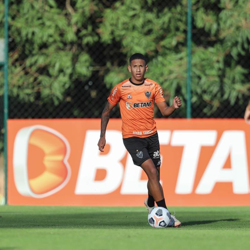 Fotos do treino do Atltico antes da viagem para a Argentina