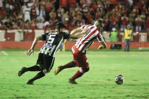 Equipes se enfrentaram pela 13 rodada da competio no estdio dos Aflitos.
