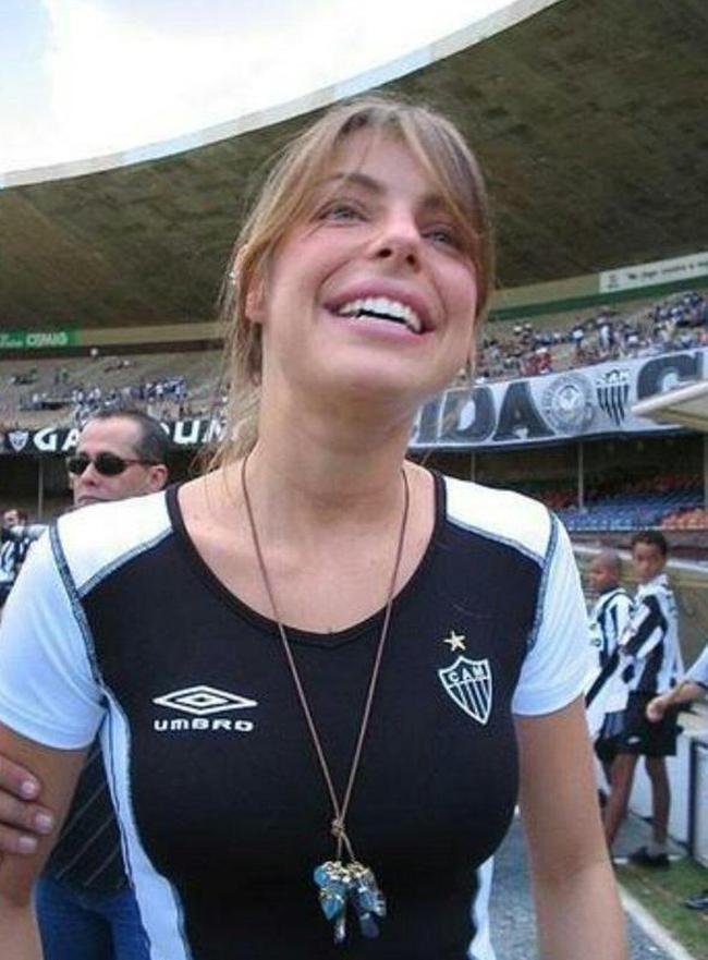 A apresentadora e modelo Daniela Cicarelli  torcedora declarada do Atltico. Em 2003, inclusive, recebeu um 