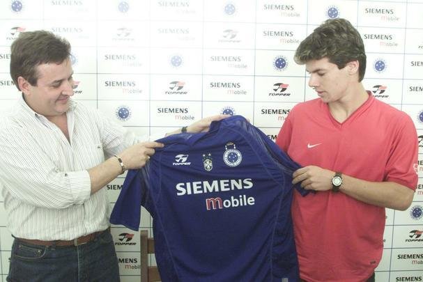 Wagner (2004) - o então garoto de 19 anos despontava no América como armador de muita técnica e grande habilidade com a perna esquerda. Ele contabilizou nove gols a serviço do Coelho na temporada (quatro na Série B) até ser contratado pelo Cruzeiro, no fim de 2004. Sua trajetória na Toca durou quase cinco anos, sendo brevemente interrompida no primeiro semestre de 2007, em função de venda frustrada ao Al-Ittihad, da Arábia Saudita. Em 218 jogos, o ex-camisa 10 marcou 36 gols e ganhou três títulos estaduais: 2006, 2008 e 2009.