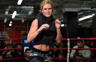 Treino aberto do UFC no Brooklyn - A ex-campe peso galo, Holly Holm