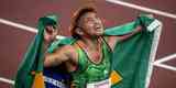 Petrúcio Ferreira ganhou a medalha de ouro na prova dos 100 metros da classe T47 do atletismo em Tóquio