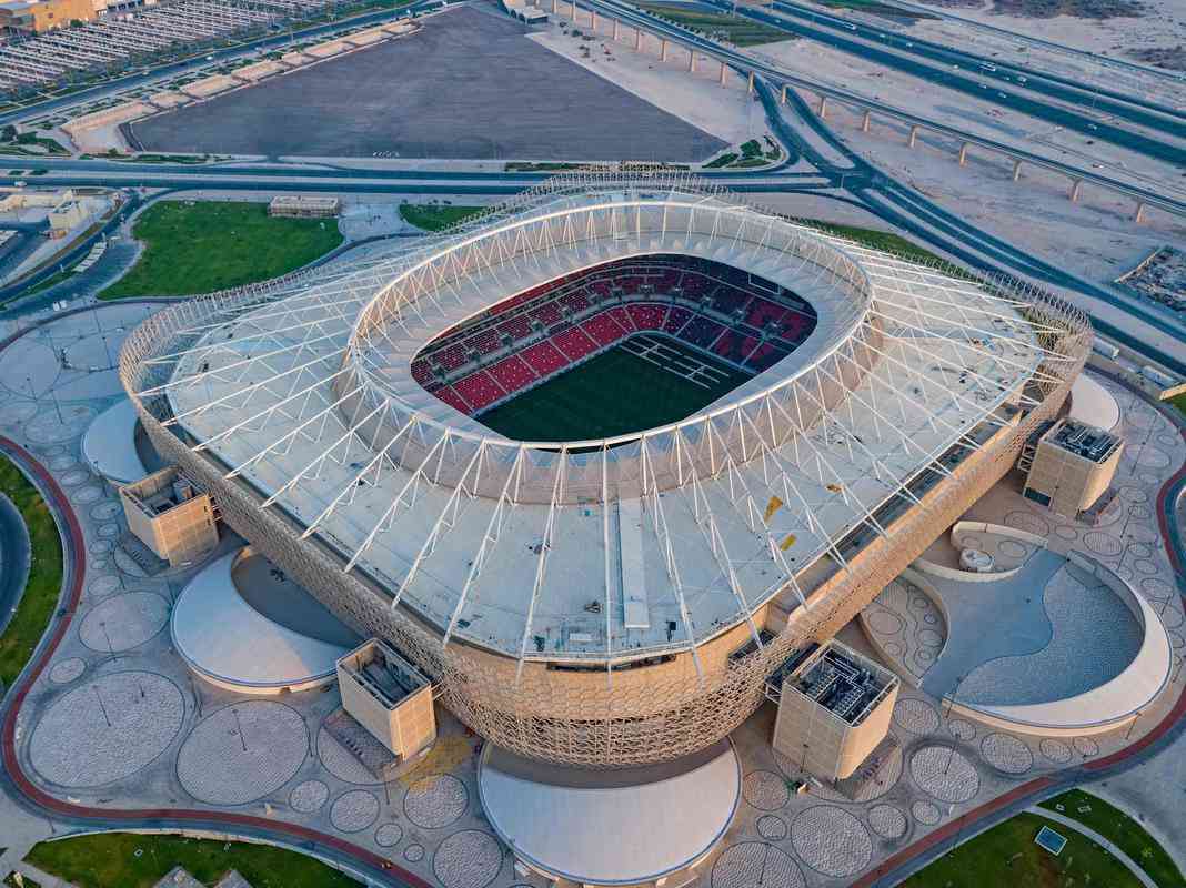 Estdio Ahmad Bin Ali: arena para 40 mil torcedores fica na cidade de Al Rayyan, sede de um dos mais tradicionais clubes do Catar, e tem design inspirado na histria do pas
