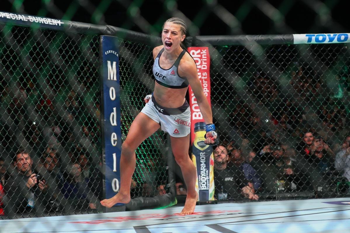 Em revanche na luta coprincipal, Rose Namajunas venceu Joanna Jedrzejczyk por deciso unnime e manteve o cinturo do peso palha