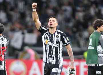 Atacante do Galo marcou os gols da vitória por 2 a 1 sobre o Athletico-PR nesta terça-feira (23/5), pela Copa Libertadores, e fez referência ao parceiro