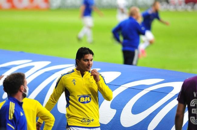 Fotos do jogo entre Cruzeiro e Coritiba, no Mineiro, em Belo Horizonte, pela nona rodada da Srie B do Campeonato Brasileiro de 2021