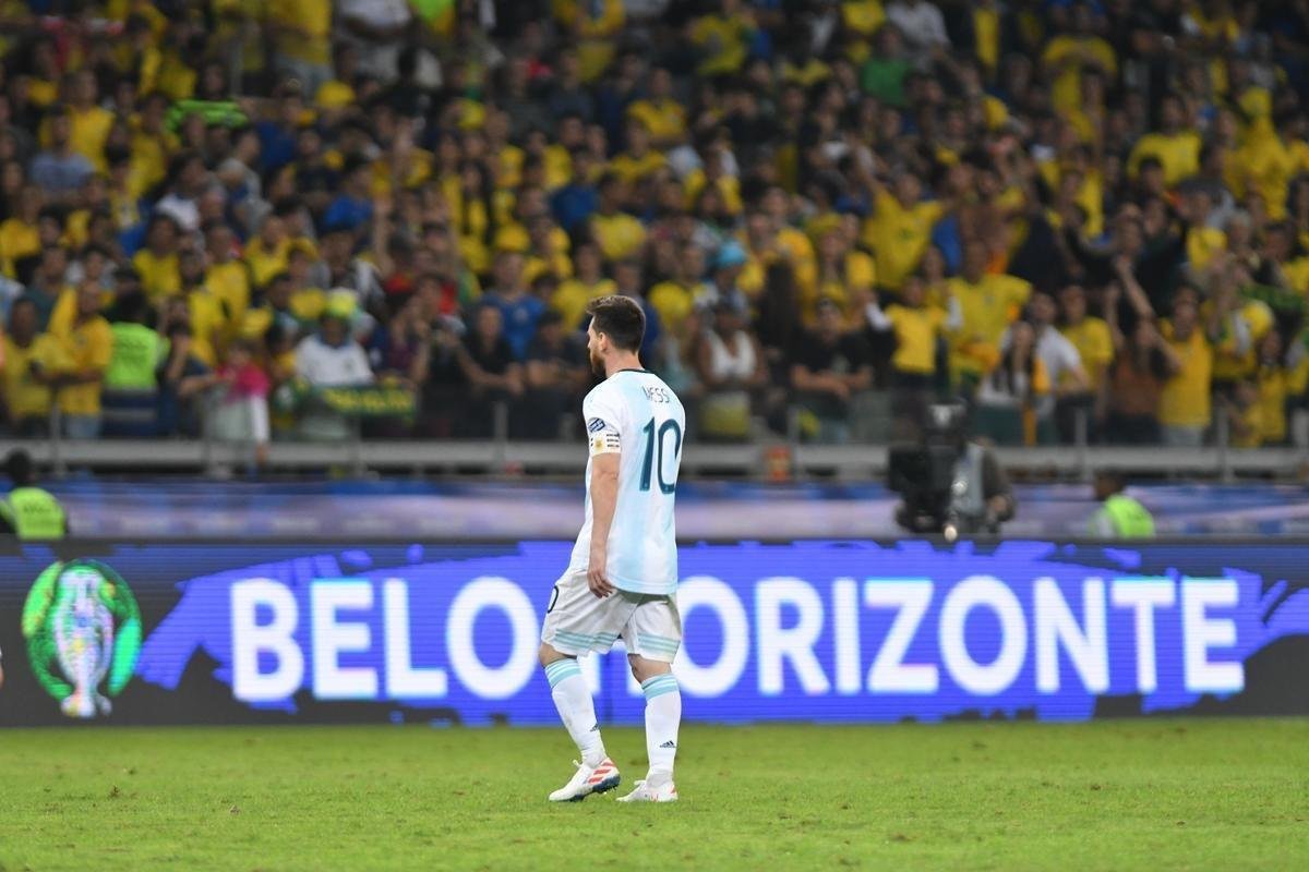 Fotos da vitria do Brasil sobre a Argentina, por 2 a 0, no Mineiro, pela semifinal da Copa Amrica; Gabriel Jesus e Firmino marcaram os gols da seleo em BH