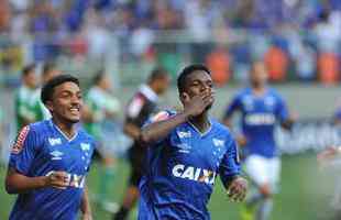 Imagens do jogo entre Cruzeiro e Coritiba, no Independncia, pela final do Campeonato Brasileiro Sub-20