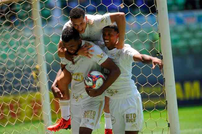 Thiago e Vitor Leque marcaram os gols da vitria do Cruzeiro sobre o Brasil-RS