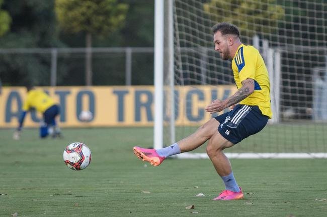 Fotos do treino do Cruzeiro nesta quinta-feira (6/5), na Toca da Raposa II