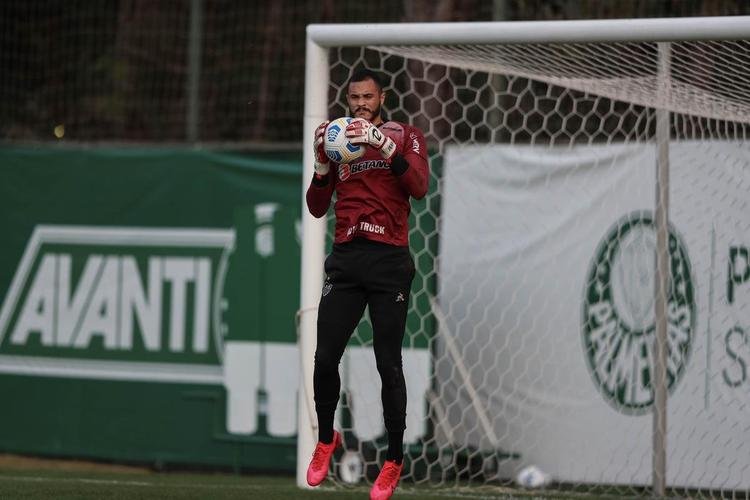 Cuca orientou atividade no CT do Palmeiras, na Barra Funda, em So Paulo 